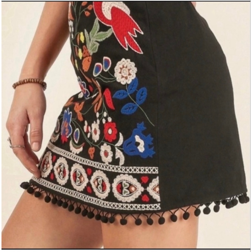 Umgee Black Multicolor Embroidered Mini Skirt Birds Pom Trim Sz L NWT - Picture 2 of 13